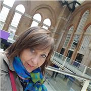 Sono laureata in Architettura e svolgo lavoro di insegnante a tempo determinato sul sostegno , arte e tecnologia nee scuole secondaria di primo grado